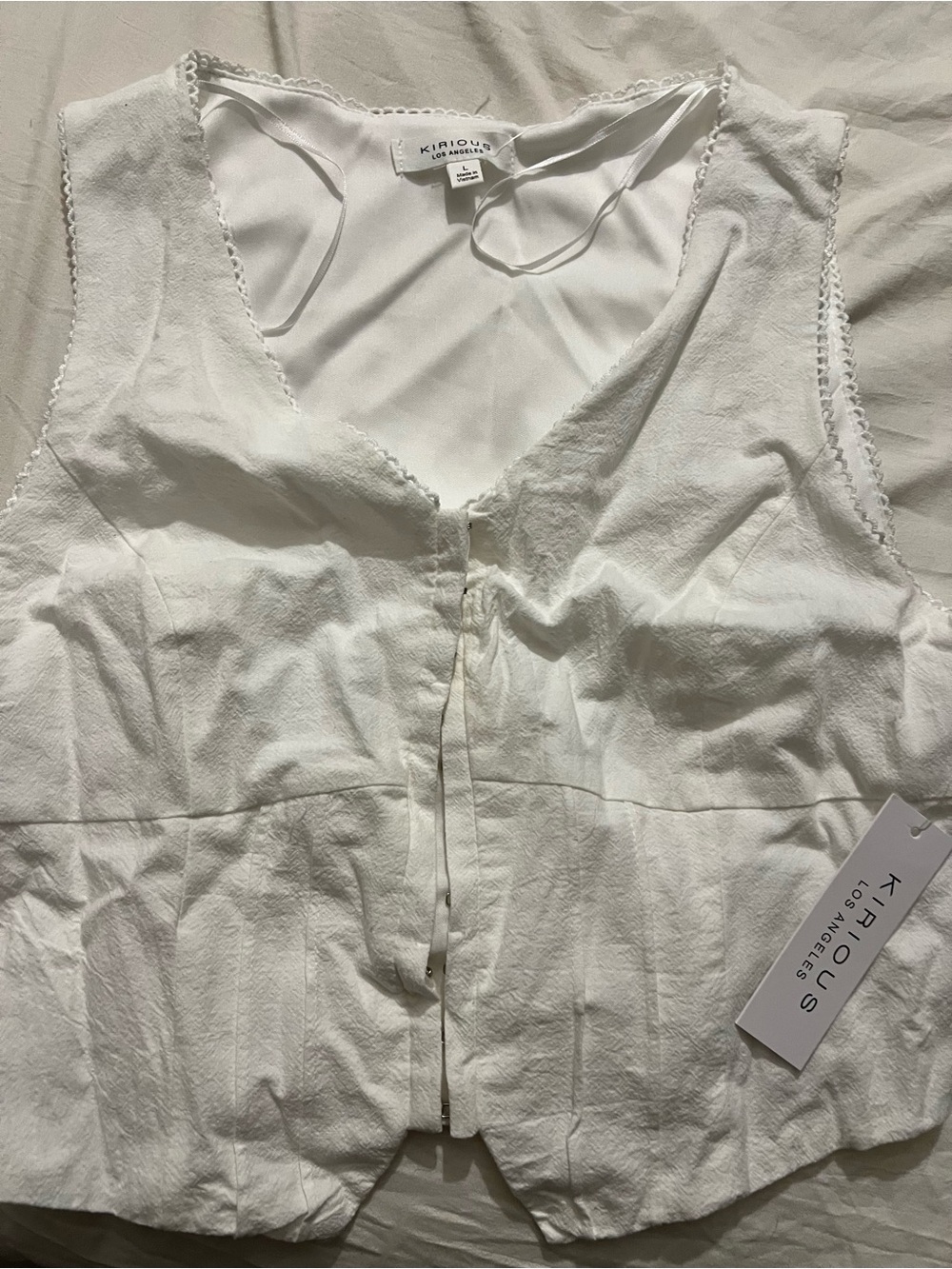 Kirious White Women's V-Neck Button Front Tank
